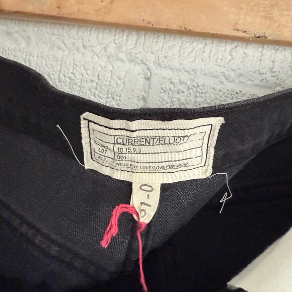 Current/Elliott Classic Black Skinny Pants - Picture 8 of 11